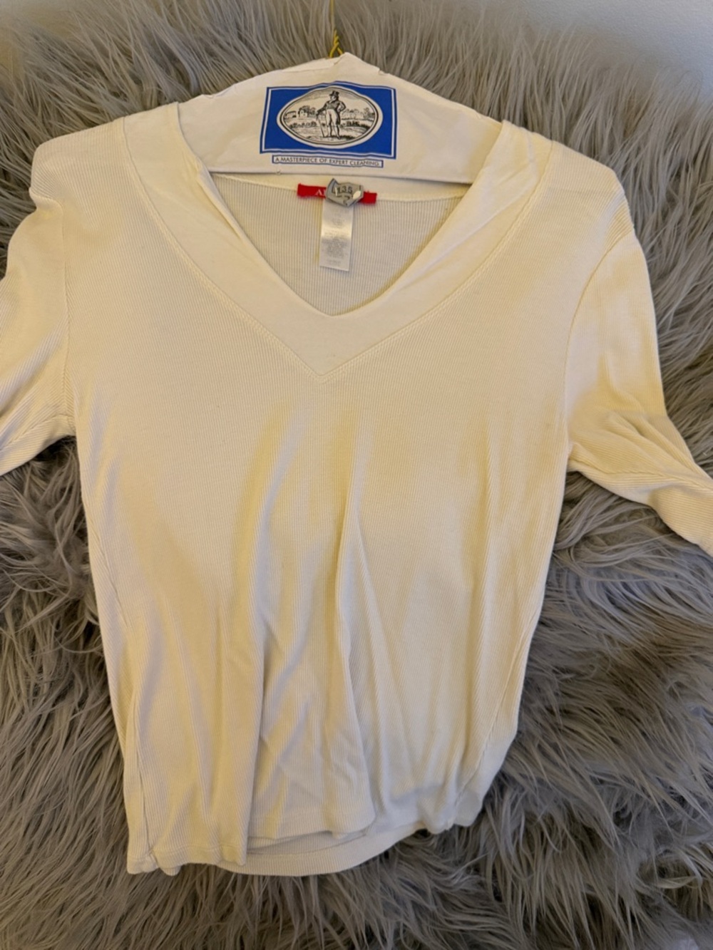 Anne Klein Cream V-Neck Lightweight Ribbed Top